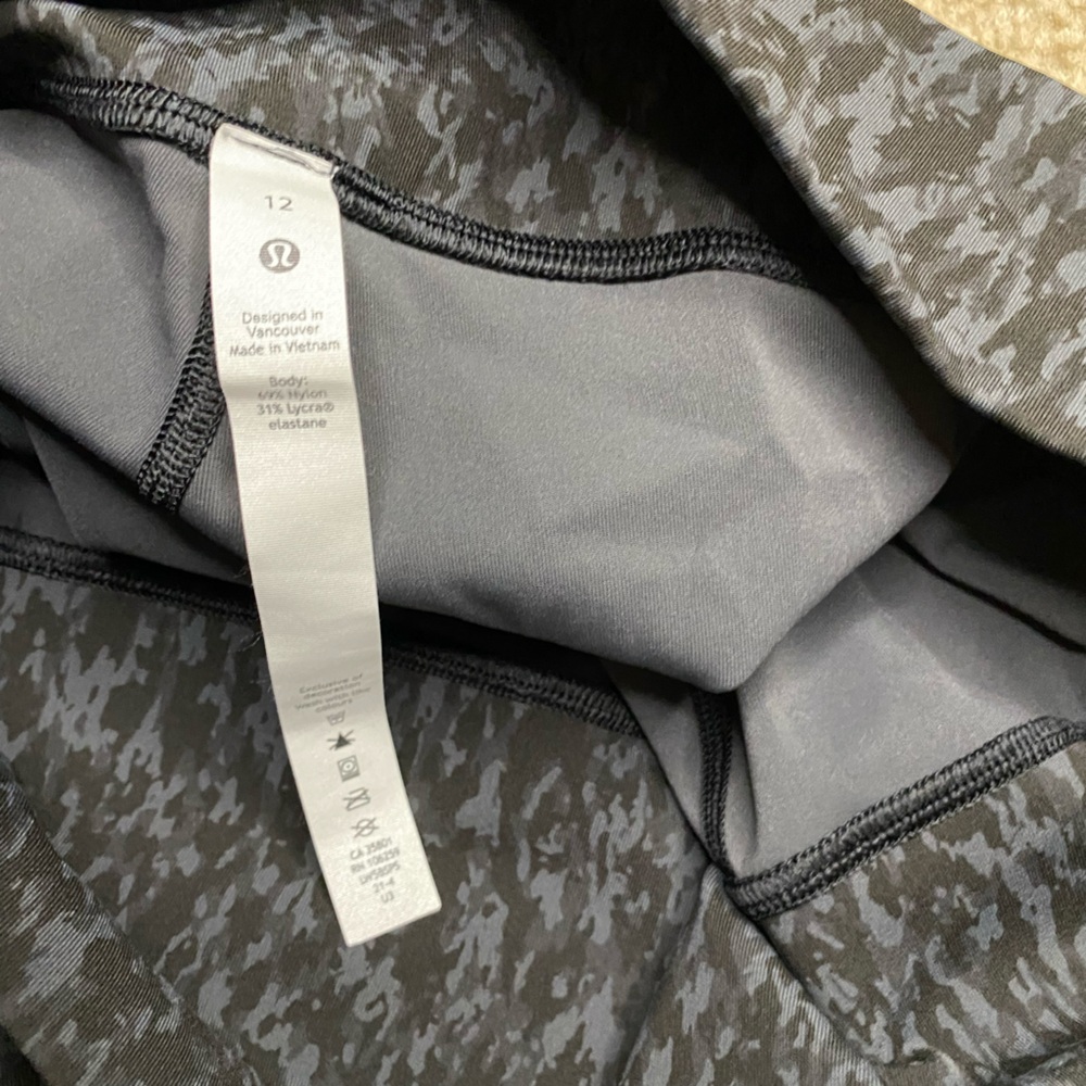 Lululemon Wunder Under High-Rise Tight 25" *Full-On Luxtreme Leopard Deep Coal - Picture 6 of 6